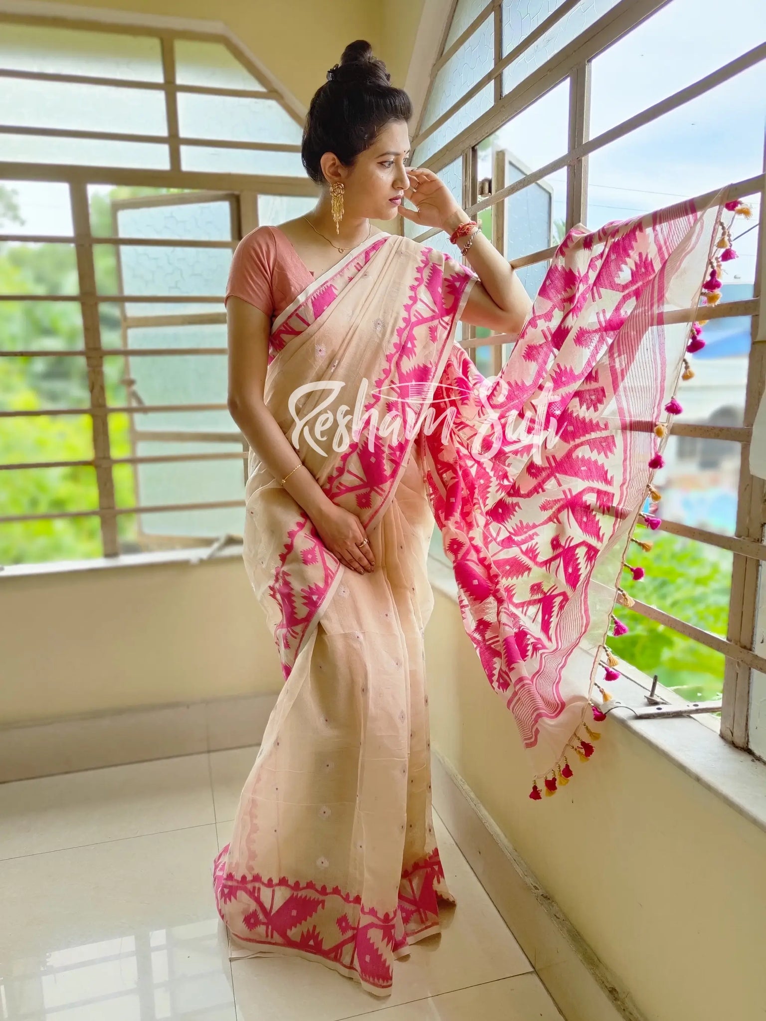 Beige Pink Resham Cotton Jamdani Saree - Pink Squirrel